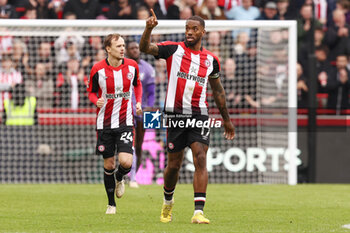 2024-02-17 - Ivan Toney of Brentford celebrates his goal 1-3 during the English championship Premier League football match between Brentford and Liverpool on 17 February 2024 at Gtech Community Stadium in Brentford, England - FOOTBALL - ENGLISH CHAMP - BRENTFORD V LIVERPOOL - ENGLISH PREMIER LEAGUE - SOCCER