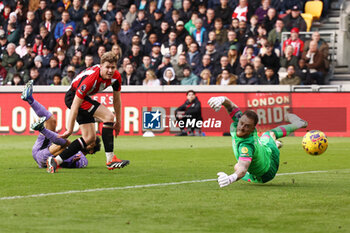 2024-02-17 - Mohamed Salah of Liverpool scores a goal 0-3 during the English championship Premier League football match between Brentford and Liverpool on 17 February 2024 at Gtech Community Stadium in Brentford, England - FOOTBALL - ENGLISH CHAMP - BRENTFORD V LIVERPOOL - ENGLISH PREMIER LEAGUE - SOCCER