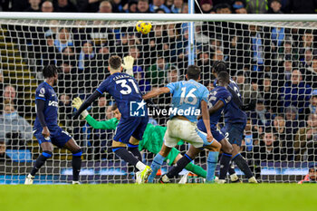 2024-02-18 - Rodri (16) of Manchester City scores a goal 1-1 during the English championship Premier League football match between Manchester City and Chelsea on 17 February 2024 at the Etihad Stadium in Manchester, England - FOOTBALL - ENGLISH CHAMP - MANCHESTER CITY V CHELSEA - ENGLISH PREMIER LEAGUE - SOCCER