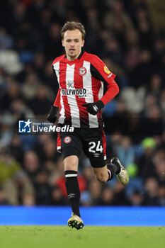 2024-02-20 - Mikkel Damsgaard of Brentford during the English championship Premier League football match between Manchester City and Brentford on 20 February 2024 at the Etihad Stadium in Manchester, England - FOOTBALL - ENGLISH CHAMP - MANCHESTER CITY V BRENTFORD - ENGLISH PREMIER LEAGUE - SOCCER