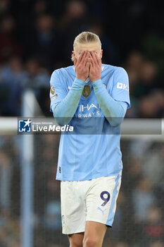 2024-02-20 - Erling Haaland of Manchester City reacts during the English championship Premier League football match between Manchester City and Brentford on 20 February 2024 at the Etihad Stadium in Manchester, England - FOOTBALL - ENGLISH CHAMP - MANCHESTER CITY V BRENTFORD - ENGLISH PREMIER LEAGUE - SOCCER