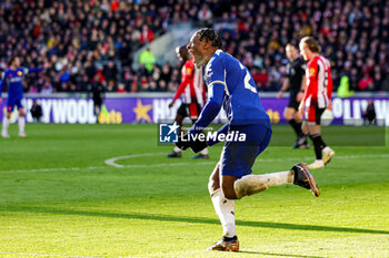 2024-03-03 - Axel Disasi (2) of Chelsea scores a goal and celebrates 2-2 during the English championship Premier League football match between Brentford and Chelsea on 2 March 2024 at Gtech Community Stadium in Brentford, England - FOOTBALL - ENGLISH CHAMP - BRENTFORD V CHELSEA - ENGLISH PREMIER LEAGUE - SOCCER