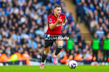 2024-03-04 - Diogo Dalot (20) of Manchester United during the English championship Premier League football match between Manchester City and Manchester United on 3 March 2024 at the Etihad Stadium in Manchester, England - FOOTBALL - ENGLISH CHAMP - MANCHESTER CITY V MANCHESTER UNITED - ENGLISH PREMIER LEAGUE - SOCCER
