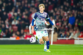 2024-03-10 - Mads Roerslev (30) of Brentford during the English championship Premier League football match between Arsenal and Brentford on 9 March 2024 at the Emirates Stadium in London, England - FOOTBALL - ENGLISH CHAMP - ARSENAL V BRENTFORD - ENGLISH PREMIER LEAGUE - SOCCER