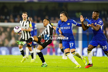 2024-03-12 - Joe Willock (28) of Newcastle United and Malo Gusto of Chelsea during the English championship Premier League football match between Chelsea and Newcastle United on 11 March 2024 at Stamford Bridge in London, England - FOOTBALL - ENGLISH CHAMP - CHELSEA V NEWCASTLE - ENGLISH PREMIER LEAGUE - SOCCER