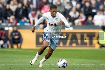 2024-03-17 - Aston Villa forward Leon Bailey during the English championship Premier League football match between West Ham United and Aston Villa on 17 March 2024 at the London Stadium in London, England - FOOTBALL - ENGLISH CHAMP - WEST HAM V ASTON VILLA - ENGLISH PREMIER LEAGUE - SOCCER