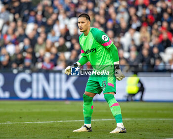 2024-03-17 - West Ham United goalkeeper Alphonse Areola during the English championship Premier League football match between West Ham United and Aston Villa on 17 March 2024 at the London Stadium in London, England - FOOTBALL - ENGLISH CHAMP - WEST HAM V ASTON VILLA - ENGLISH PREMIER LEAGUE - SOCCER