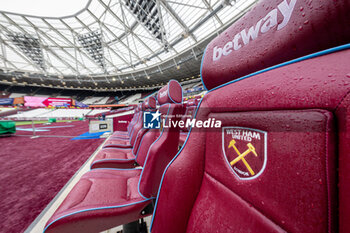 2024-03-17 - General stadium view inside the London Stadium, showing technical area seating detail before the English championship Premier League football match between West Ham United and Aston Villa on 17 March 2024 at the London Stadium in London, England - FOOTBALL - ENGLISH CHAMP - WEST HAM V ASTON VILLA - ENGLISH PREMIER LEAGUE - SOCCER