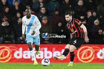 2024-04-02 - Lewis Cook (4) of AFC Bournemouth during the English championship Premier League football match between Bournemouth and Crystal Palace on 2 April 2024 at the Vitality Stadium in Bournemouth, England - FOOTBALL - ENGLISH CHAMP - BOURNEMOUTH V CRYSTAL PALACE - ENGLISH PREMIER LEAGUE - SOCCER