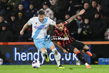 2024-04-02 - Justin Kluivert (19) of AFC Bournemouth battles for possession with Joel Ward (2) of Crystal Palace during the English championship Premier League football match between Bournemouth and Crystal Palace on 2 April 2024 at the Vitality Stadium in Bournemouth, England - FOOTBALL - ENGLISH CHAMP - BOURNEMOUTH V CRYSTAL PALACE - ENGLISH PREMIER LEAGUE - SOCCER