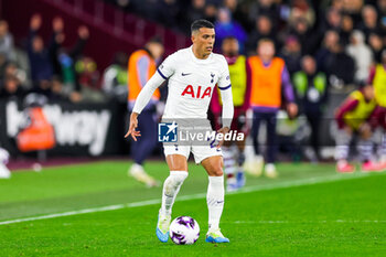 2024-04-03 - Pedro Porro (23) of Tottenham Hotspur during the English championship Premier League football match between West Ham United and Tottenham Hotspur on 2 April 2024 at the London Stadium in London, England - FOOTBALL - ENGLISH CHAMP - WEST HAM V TOTTENHAM - ENGLISH PREMIER LEAGUE - SOCCER