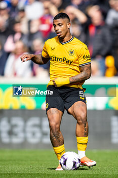 06/04/2024 - Wolverhampton Wanderers midfielder Mario Lemina during the English championship Premier League football match between Wolverhampton Wanderers and West Ham United on 6 April 2024 at Molineux in Wolverhampton, England - FOOTBALL - ENGLISH CHAMP - WOLVERHAMPTON V WEST HAM - ENGLISH PREMIER LEAGUE - CALCIO