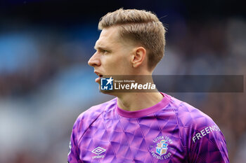 2024-04-13 - Thomas Kaminski (24) of Luton Town during the English championship Premier League football match between Manchester City and Luton Town on 13 April 2024 at the Etihad Stadium in Manchester, England - FOOTBALL - ENGLISH CHAMP - MANCHESTER CITY V LUTON TOWN - ENGLISH PREMIER LEAGUE - SOCCER