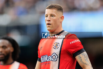 2024-04-13 - Ross Barkley (6) of Luton Town during the English championship Premier League football match between Manchester City and Luton Town on 13 April 2024 at the Etihad Stadium in Manchester, England - FOOTBALL - ENGLISH CHAMP - MANCHESTER CITY V LUTON TOWN - ENGLISH PREMIER LEAGUE - SOCCER