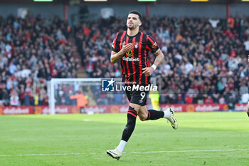 2024-04-13 - Dominic Solanke (9) of AFC Bournemouth celebrates scoring 1-0 during the English championship Premier League football match between Bournemouth and Manchester United on 13 April 2024 at the Vitality Stadium in Bournemouth, England - FOOTBALL - ENGLISH CHAMP - BOURNEMOUTH V MANCHESTER UNITED - ENGLISH PREMIER LEAGUE - SOCCER