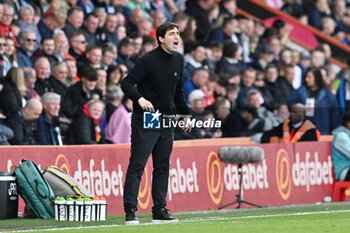 2024-04-13 - AFC Bournemouth manager Andoni Iraola during the English championship Premier League football match between Bournemouth and Manchester United on 13 April 2024 at the Vitality Stadium in Bournemouth, England - FOOTBALL - ENGLISH CHAMP - BOURNEMOUTH V MANCHESTER UNITED - ENGLISH PREMIER LEAGUE - SOCCER