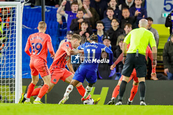 2024-04-16 - Noni Madueke (11) of Chelsea is brought down for a penalty during the English championship Premier League football match between Chelsea and Everton on 15 April 2024 at Stamford Bridge in London, England - FOOTBALL - ENGLISH CHAMP - CHELSEA V EVERTON - ENGLISH PREMIER LEAGUE - SOCCER