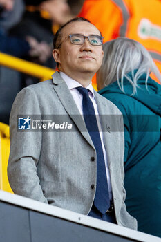 2024-04-20 - Wolverhampton chairman Jeff Shi during the English championship Premier League football match between Wolverhampton Wanderers and Arsenal on 20 April 2024 at Molineux stadium in Wolverhampton, England - FOOTBALL - ENGLISH CHAMP - WOLVERHAMPTON V ARSENAL - ENGLISH PREMIER LEAGUE - SOCCER
