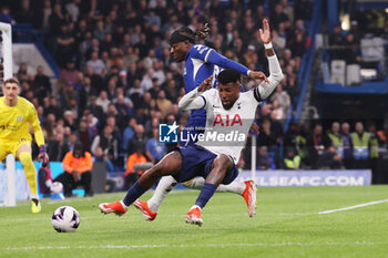 2024-05-02 - Noni Madueke of Chelsea and Emerson of Tottenham Hotspur during the English championship Premier League football match between Chelsea and Tottenham Hotspur on 2 May 2024 at Stamford Bridge in London, England - FOOTBALL - ENGLISH CHAMP - CHELSEA V TOTTENHAM - ENGLISH PREMIER LEAGUE - SOCCER