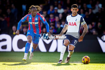 2024-10-28 - Crystal Palace midfielder Eberechi Eze (10) battles with Tottenham Hotspur defender Cristian Romero (17) during the English championship Premier League football match between Crystal Palace and Tottenham Hotspur on 27 October 2024 at Selhurst Park in London, England - FOOTBALL - ENGLISH CHAMP - CRYSTAL PALACE V TOTTENHAM - ENGLISH PREMIER LEAGUE - SOCCER