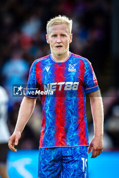 2024-10-28 - Crystal Palace midfielder Will Hughes during the English championship Premier League football match between Crystal Palace and Tottenham Hotspur on 27 October 2024 at Selhurst Park in London, England - FOOTBALL - ENGLISH CHAMP - CRYSTAL PALACE V TOTTENHAM - ENGLISH PREMIER LEAGUE - SOCCER