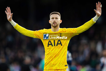 2024-10-28 - Tottenham Hotspur goalkeeper Guglielmo Vicario during the English championship Premier League football match between Crystal Palace and Tottenham Hotspur on 27 October 2024 at Selhurst Park in London, England - FOOTBALL - ENGLISH CHAMP - CRYSTAL PALACE V TOTTENHAM - ENGLISH PREMIER LEAGUE - SOCCER