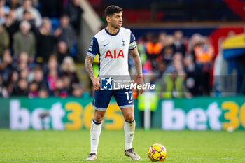 2024-10-28 - Tottenham Hotspur defender Cristian Romero during the English championship Premier League football match between Crystal Palace and Tottenham Hotspur on 27 October 2024 at Selhurst Park in London, England - FOOTBALL - ENGLISH CHAMP - CRYSTAL PALACE V TOTTENHAM - ENGLISH PREMIER LEAGUE - SOCCER