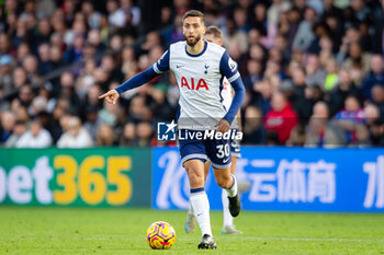 2024-10-28 - Tottenham Hotspur midfielder Rodrigo Bentancur during the English championship Premier League football match between Crystal Palace and Tottenham Hotspur on 27 October 2024 at Selhurst Park in London, England - FOOTBALL - ENGLISH CHAMP - CRYSTAL PALACE V TOTTENHAM - ENGLISH PREMIER LEAGUE - SOCCER