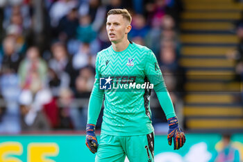 2024-10-28 - Crystal Palace goalkeeper Dean Henderson during the English championship Premier League football match between Crystal Palace and Tottenham Hotspur on 27 October 2024 at Selhurst Park in London, England - FOOTBALL - ENGLISH CHAMP - CRYSTAL PALACE V TOTTENHAM - ENGLISH PREMIER LEAGUE - SOCCER