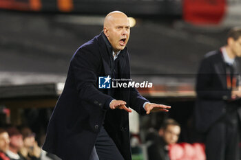 2024-02-15 - Coach Arne Slot of Feyenoord during the UEFA Europe League, Play-off 1st leg football match between Feyenoord and AS Roma on February 15, 2024 at Stadion Feijenoord in Rotterdam, Netherlands - FOOTBALL - EUROPA LEAGUE - FEYENOORD V ROMA - UEFA EUROPA LEAGUE - SOCCER