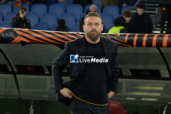 2024-02-22 - Daniele De Rossi coach (AS Roma) during the UEFA Europa League 2023-2024 football match between AS Roma and Feyenoord at the Olympic Stadium in Rome on February 22, 2024. - AS ROMA VS FEYENOORD - UEFA EUROPA LEAGUE - SOCCER