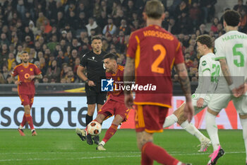2024-02-22 - Lorenzo Pellegrini (AS Roma); goal 1-1 during the UEFA Europa League 2023-2024 football match between AS Roma and Feyenoord at the Olympic Stadium in Rome on February 22, 2024. - AS ROMA VS FEYENOORD - UEFA EUROPA LEAGUE - SOCCER
