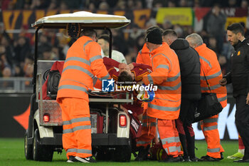 2024-02-22 - Diego Llorente (AS Roma); leaves due to injury during the UEFA Europa League 2023-2024 football match between AS Roma and Feyenoord at the Olympic Stadium in Rome on February 22, 2024. - AS ROMA VS FEYENOORD - UEFA EUROPA LEAGUE - SOCCER