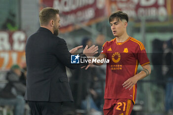 2024-02-22 - Paulo Dybala (AS Roma); Daniele De Rossi coach of AS Roma;  during the UEFA Europa League 2023-2024 football match between AS Roma and Feyenoord at the Olympic Stadium in Rome on February 22, 2024. - AS ROMA VS FEYENOORD - UEFA EUROPA LEAGUE - SOCCER