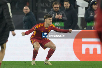 2024-02-22 - Nicola Zalewski (AS Roma);  celebrates after scoring the goal 5-3 during the UEFA Europa League 2023-2024 football match between AS Roma and Feyenoord at the Olympic Stadium in Rome on February 22, 2024. - AS ROMA VS FEYENOORD - UEFA EUROPA LEAGUE - SOCCER