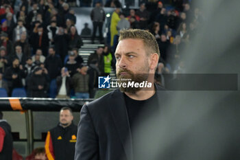 2024-02-22 - Daniele De Rossi coach of AS Roma;  during the UEFA Europa League 2023-2024 football match between AS Roma and Feyenoord at the Olympic Stadium in Rome on February 22, 2024. - AS ROMA VS FEYENOORD - UEFA EUROPA LEAGUE - SOCCER