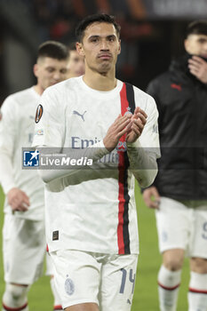 2024-02-22 - Tijjani Reijnders of AC Milan salutes the supporters following the UEFA Europa League, Play-off 2nd leg football match between Stade Rennais (Rennes) and AC Milan on February 22, 2024 at Roazhon Park in Rennes, France - FOOTBALL - EUROPA LEAGUE - RENNES V MILAN - UEFA EUROPA LEAGUE - SOCCER
