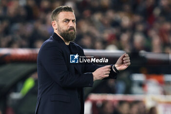 2024-02-22 - Daniele De Rossi head coach of Roma looks on during the UEFA Europa League, Play-off, 2nd leg football match between AS Roma and Feyenoord on February 22, 2024 at Stadio Olimpico in Rome, Italy - FOOTBALL - EUROPA LEAGUE - ROMA V FEYENOORD - UEFA EUROPA LEAGUE - SOCCER