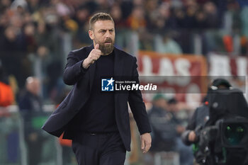 2024-02-22 - Daniele De Rossi head coach of Roma gives a thumb up during the UEFA Europa League, Play-off, 2nd leg football match between AS Roma and Feyenoord on February 22, 2024 at Stadio Olimpico in Rome, Italy - FOOTBALL - EUROPA LEAGUE - ROMA V FEYENOORD - UEFA EUROPA LEAGUE - SOCCER