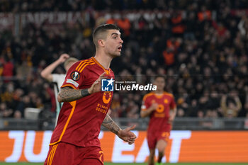 2024-03-07 - Gianluca Mancini (AS Roma);  celebrates after scoring the goal 3-0 during the UEFA Europa League 2023-2024 road of 16 football match between AS Roma and Brighton at the Olympic Stadium in Rome on March 07, 2024. - ROMA VS BRIGHTON & HOVE ALBION - UEFA EUROPA LEAGUE - SOCCER