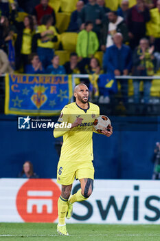 2024-03-14 - Etienne Capoue of Villarreal celebrates the team’s first goal during the UEFA Europa League, Round of 16, 2nd leg football match between Villarreal CF and Olympique de Marseille on March 14, 2024 at Estadio de la Ceramica in Villarreal, Spain - FOOTBALL - EUROPA LEAGUE - VILLARREAL V MARSEILLE - UEFA EUROPA LEAGUE - SOCCER