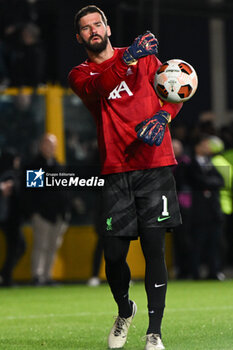 2024-04-18 - Alisson Becker of Liverpool FC warms up prior to the UEFA Europa League quarter finals first leg match between Atalanta BC and Liverpool FC on Avril 18, 2024 at Gewiss stadium in Bergamo, Italy. Credit: Tiziano Ballabio - ATALANTA BC VS LIVERPOOL FC - UEFA EUROPA LEAGUE - SOCCER