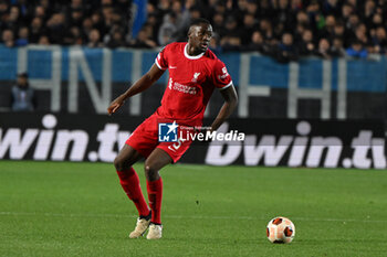 2024-04-18 - Ibrahima Konate of Liverpool FC during the UEFA Europa League quarter finals second leg match between Atalanta BC and Liverpool FC on Avril 18, 2024 at Gewiss stadium in Bergamo, Italy. Credit: Tiziano Ballabio - ATALANTA BC VS LIVERPOOL FC - UEFA EUROPA LEAGUE - SOCCER