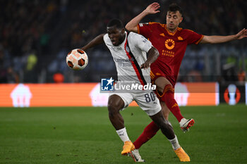 2024-04-18 - Yunus Musah of A.C. Milan and Stephan El Shaarawy of A.S. Roma during the UEFA Europa League Quarter-final second Leg match, between A.S. Roma vs A.C. Milan at the Olympic Stadium on April 18, 2024 in Rome, Italy. - AS ROMA VS AC MILAN - UEFA EUROPA LEAGUE - SOCCER