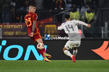 2024-04-18 - Gianluca Mancini of A.S. Roma and Tijjani Reijnders of A.C. Milan during the UEFA Europa League Quarter-final second Leg match, between A.S. Roma vs A.C. Milan at the Olympic Stadium on April 18, 2024 in Rome, Italy. - AS ROMA VS AC MILAN - UEFA EUROPA LEAGUE - SOCCER