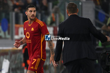 2024-04-18 - Daniele De Rossi and Lorenzo Pellegrini of A.S. Roma during the UEFA Europa League Quarter-final second Leg match, between A.S. Roma vs A.C. Milan at the Olympic Stadium on April 18, 2024 in Rome, Italy. - AS ROMA VS AC MILAN - UEFA EUROPA LEAGUE - SOCCER
