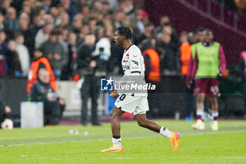 2024-04-18 - Jeremie Frimpong of Bayer Leverkusen celebrating his goal to make it 1-1 during the UEFA Europa League, Quater-Finals, 2nd Leg football match between West Ham United FC and Bayer 04 Leverkusen on 18 April 2024 at London Stadium in London, England - FOOTBALL - EUROPA LEAGUE - WEST HAM V BAYER LEVERKUSEN - UEFA EUROPA LEAGUE - SOCCER