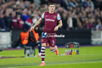 2024-04-18 - Aaron Cresswell of West Ham during the UEFA Europa League, Quater-Finals, 2nd Leg football match between West Ham United FC and Bayer 04 Leverkusen on 18 April 2024 at London Stadium in London, England - FOOTBALL - EUROPA LEAGUE - WEST HAM V BAYER LEVERKUSEN - UEFA EUROPA LEAGUE - SOCCER