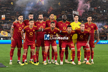 2024-05-02 - A.S. Roma players pose for a team photo during the UEFA Europa League semi-final first Leg match, between A.S. Roma vs Bayer Leverkusen at the Olympic Stadium on 2 May, 2024 in Rome, Italy. - AS ROMA VS BAYER 04 LEVERKUSEN - UEFA EUROPA LEAGUE - SOCCER
