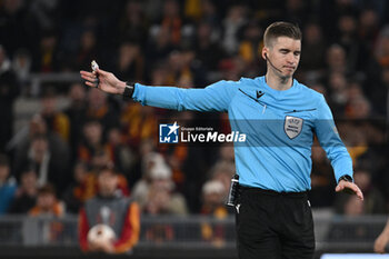 2024-05-02 - Referee Francois Letexier (FRA) during the UEFA Europa League semi-final first Leg match, between A.S. Roma vs Bayer Leverkusen at the Olympic Stadium on 2 May, 2024 in Rome, Italy. - AS ROMA VS BAYER 04 LEVERKUSEN - UEFA EUROPA LEAGUE - SOCCER